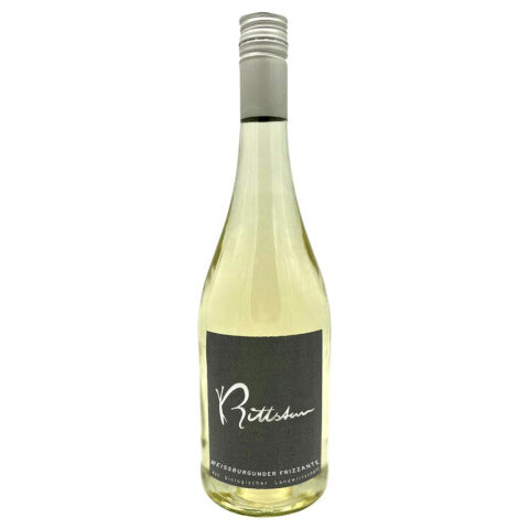 Das Bild zeigt eine Flasche Weißwein mit einem silbernen Schraubverschluss. Das Etikett der Flasche ist dunkelgrau mit weißer Schrift. Auf dem Etikett steht "Rittschuh" und darunter "Weißburgunder Frizzante", "Niedermorschweiler - Lahrensmühle".